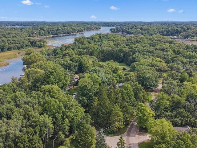 W5834 Bubbling Springs DRIVE, Elkhorn, WI 53121