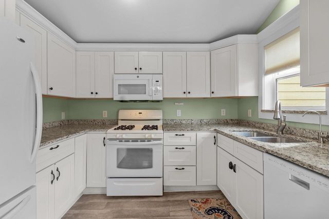 W5834 Bubbling Springs DRIVE, Elkhorn, WI 53121
