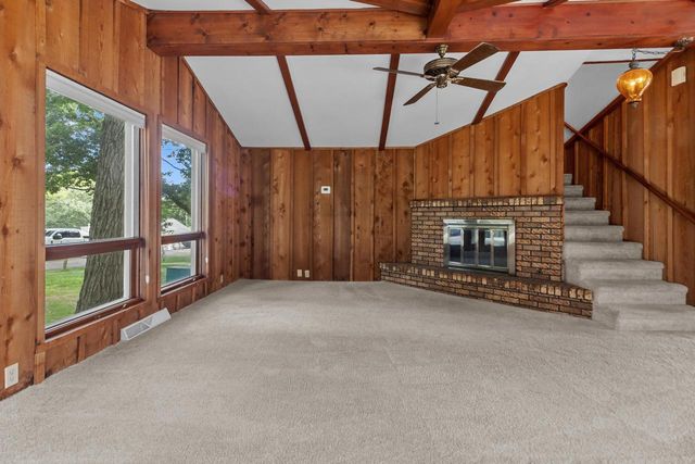 W5834 Bubbling Springs DRIVE, Elkhorn, WI 53121