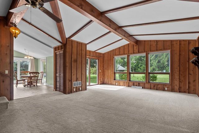 W5834 Bubbling Springs DRIVE, Elkhorn, WI 53121