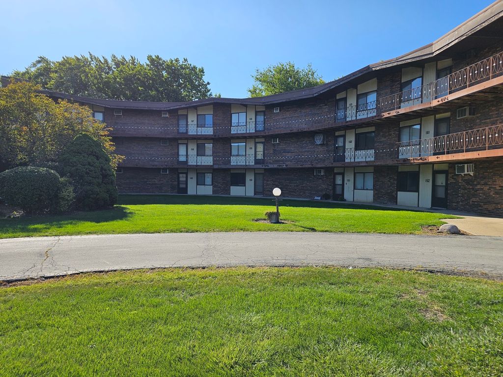 2306 Holiday Terrace 149, Lansing, IL 60438