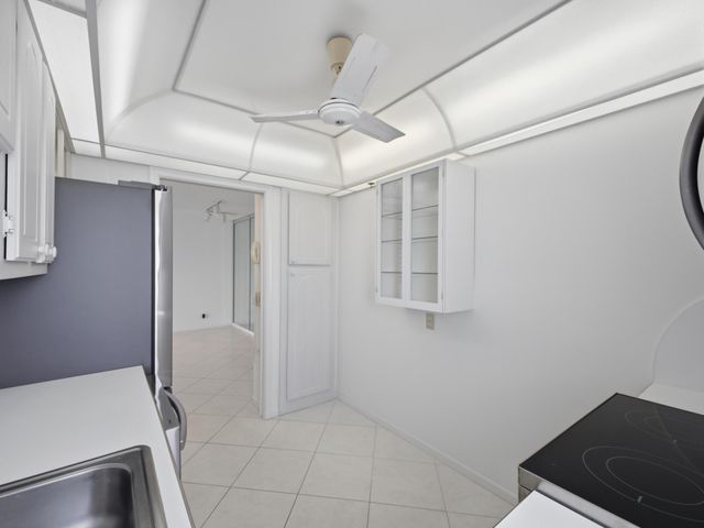 3215 S Ocean Boulevard 911, Highland Beach, FL 33487