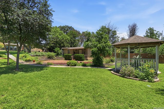 3814 Highcliff Dr, San Antonio, TX 78218