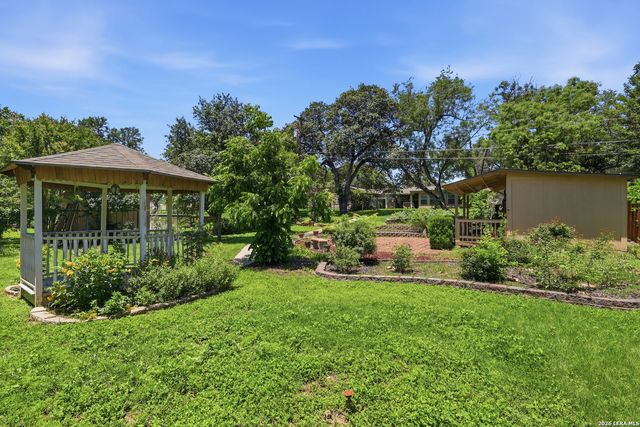 3814 Highcliff Dr, San Antonio, TX 78218