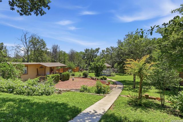 3814 Highcliff Dr, San Antonio, TX 78218
