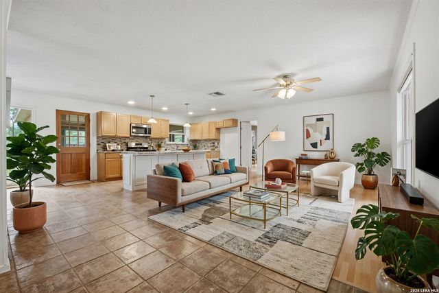 3814 Highcliff Dr, San Antonio, TX 78218