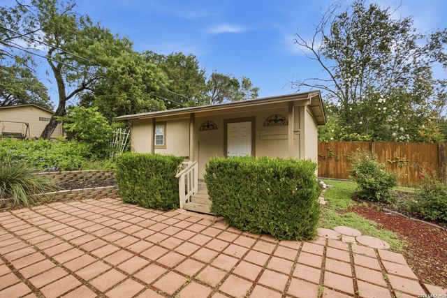 3814 Highcliff Dr, San Antonio, TX 78218