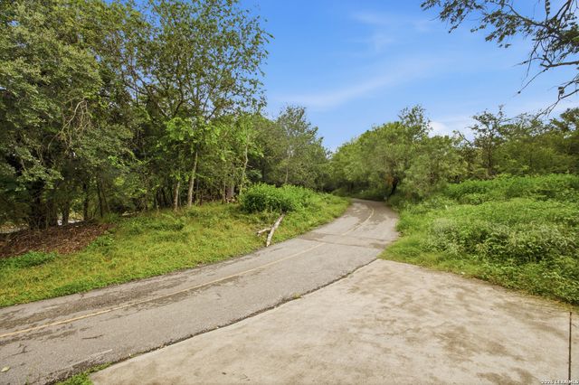 3814 Highcliff Dr, San Antonio, TX 78218