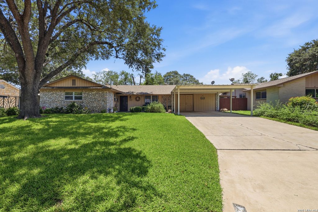 3814 Highcliff Dr, San Antonio, TX 78218
