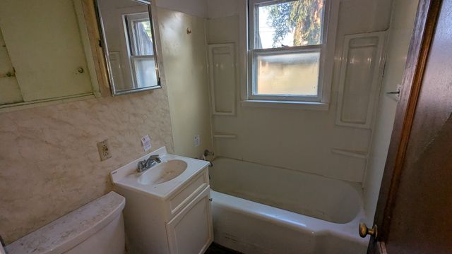3607 Keota Avenue, Davenport, IA 52802