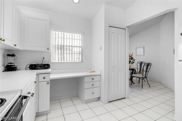 13131 Castle Harbour DR M3, Naples, FL 34110