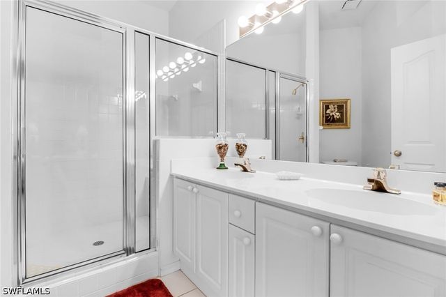 13131 Castle Harbour DR M3, Naples, FL 34110