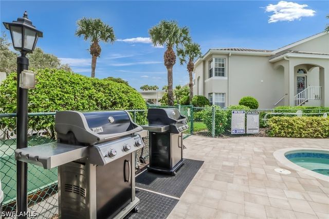 13131 Castle Harbour DR M3, Naples, FL 34110