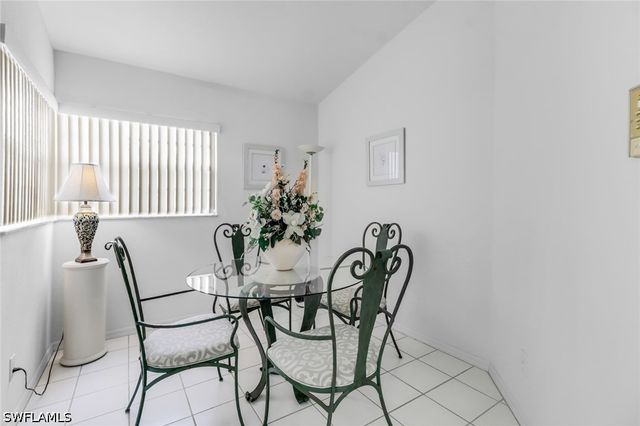 13131 Castle Harbour DR M3, Naples, FL 34110