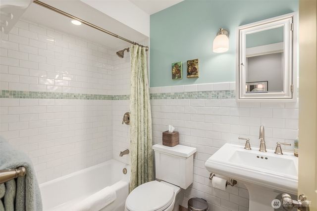 4411 NE 90th Street, Seattle, WA 98115