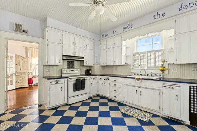 202 N Front Street, Hertford, NC 27944