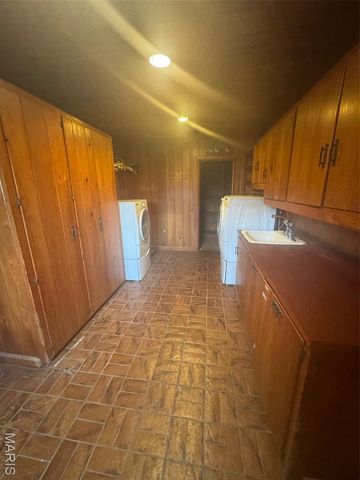 301 W Shawnee Street, Bloomfield, MO 63825