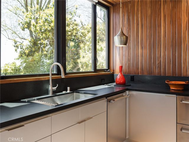 7 Cinchring Road, Rolling Hills, CA 90274