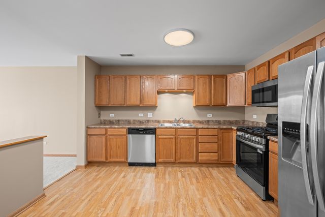 100 N Bokelman Street 330, Roselle, IL 60172