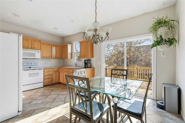 22705 W 72nd Terrace, Shawnee, KS 66227