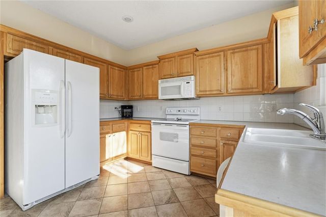 22705 W 72nd Terrace, Shawnee, KS 66227