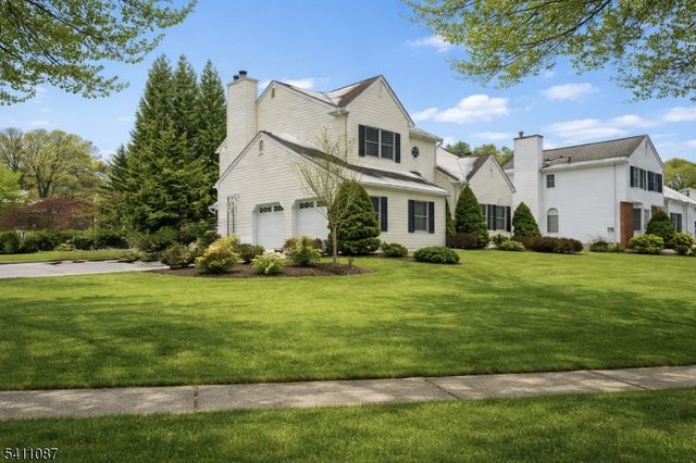 8 Kelly Dr, Roxbury Twp., NJ 07876