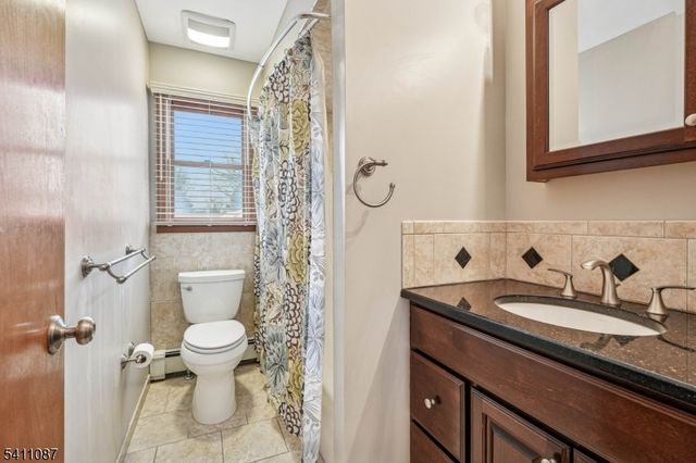 8 Kelly Dr, Roxbury Twp., NJ 07876