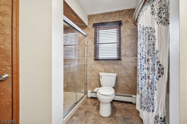 8 Kelly Dr, Roxbury Twp., NJ 07876