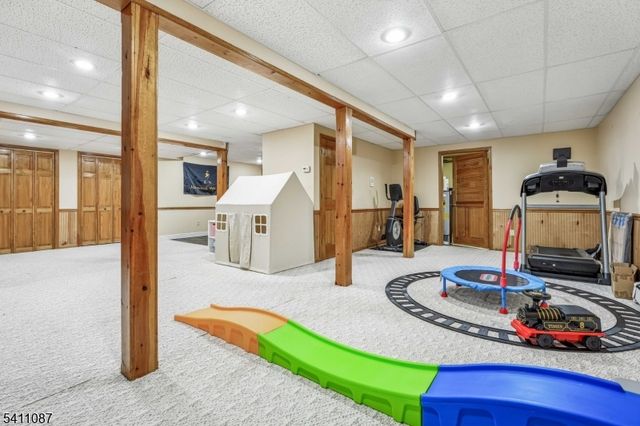 8 Kelly Dr, Roxbury Twp., NJ 07876