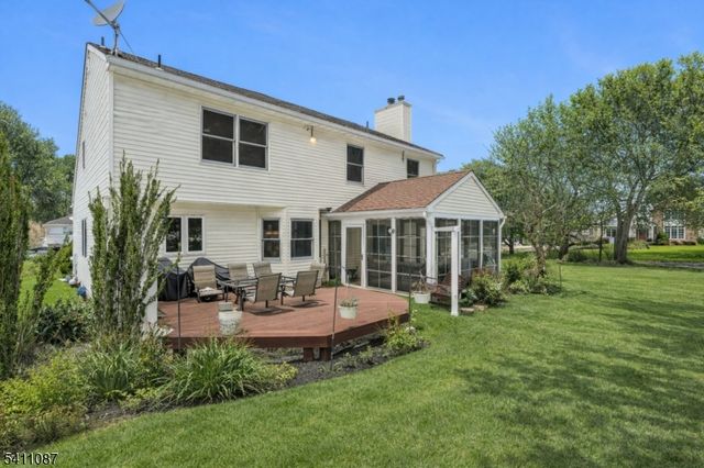 8 Kelly Dr, Roxbury Twp., NJ 07876