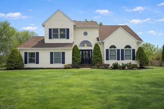 8 Kelly Dr, Roxbury Twp., NJ 07876