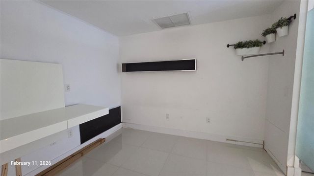 2950 NE 188th Street 110, Miami, FL 33180