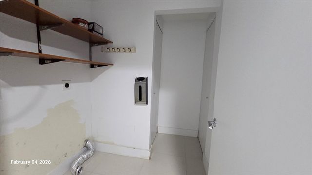 2950 NE 188th Street 110, Miami, FL 33180