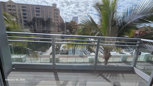 2950 NE 188th Street 110, Miami, FL 33180