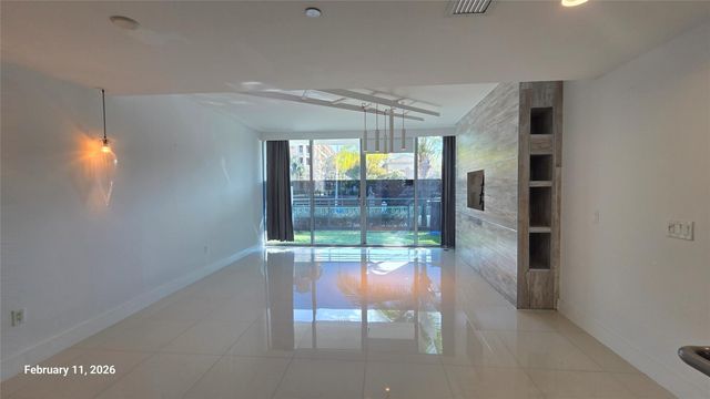 2950 NE 188th Street 110, Miami, FL 33180