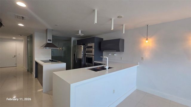 2950 NE 188th Street 110, Miami, FL 33180