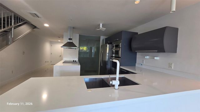 2950 NE 188th Street 110, Miami, FL 33180