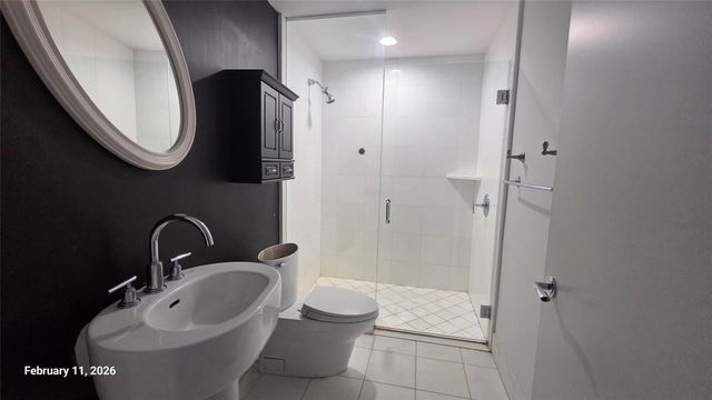 2950 NE 188th Street 110, Miami, FL 33180