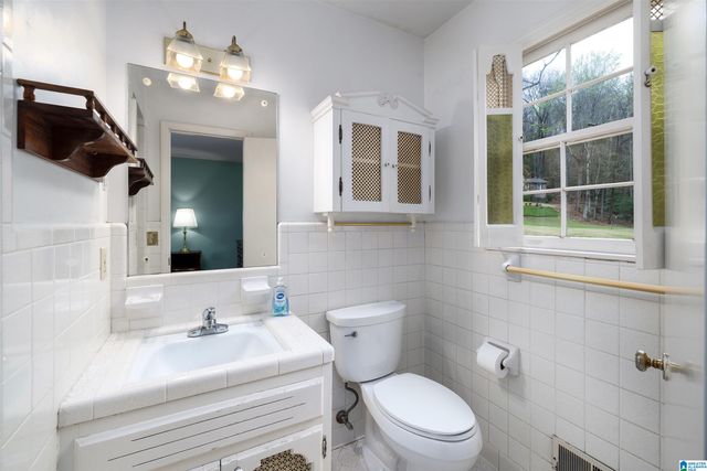 1375 STARCROSS DRIVE, Vestavia Hills, AL 35216