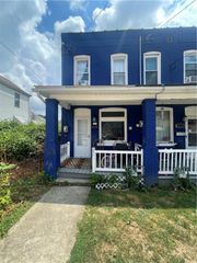813 10th St, Mckees Rocks, PA 15136