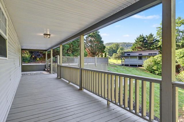 1105 Henson Road, Hiawassee, GA 30546