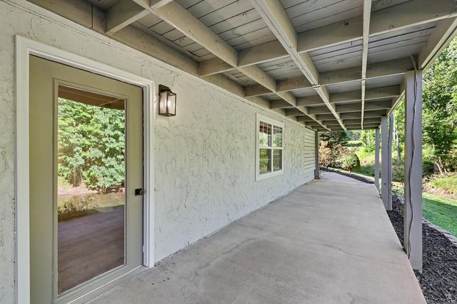 1105 Henson Road, Hiawassee, GA 30546