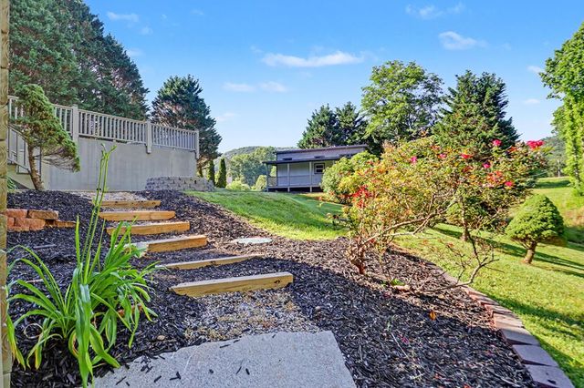1105 Henson Road, Hiawassee, GA 30546