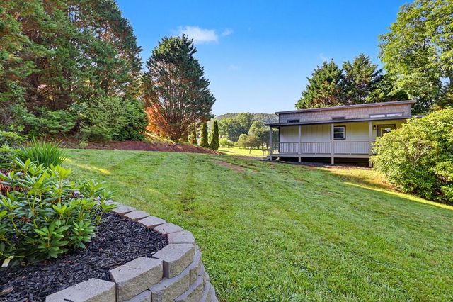 1105 Henson Road, Hiawassee, GA 30546