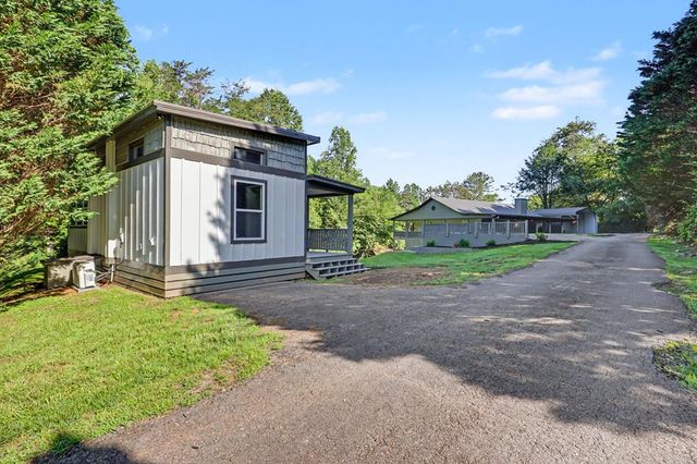 1105 Henson Road, Hiawassee, GA 30546