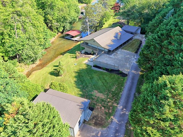 1105 Henson Road, Hiawassee, GA 30546