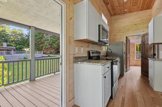 1105 Henson Road, Hiawassee, GA 30546