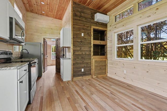1105 Henson Road, Hiawassee, GA 30546