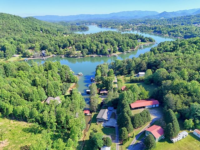 1105 Henson Road, Hiawassee, GA 30546