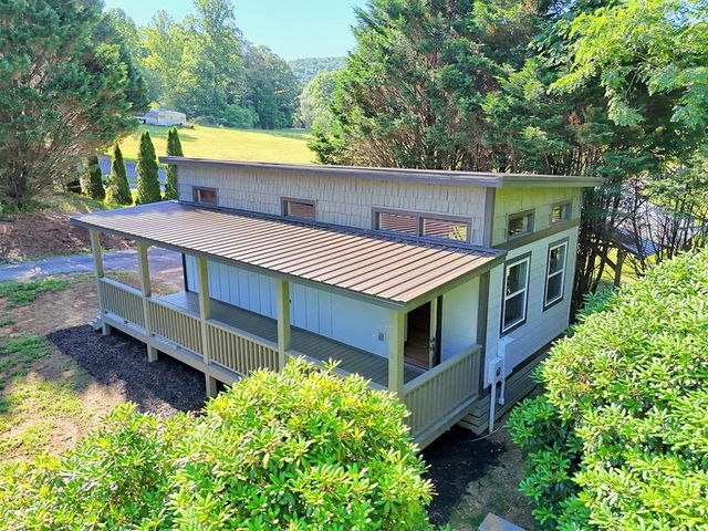 1105 Henson Road, Hiawassee, GA 30546